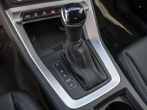 New 2025 Audi Q3 2.0T Premium image 25