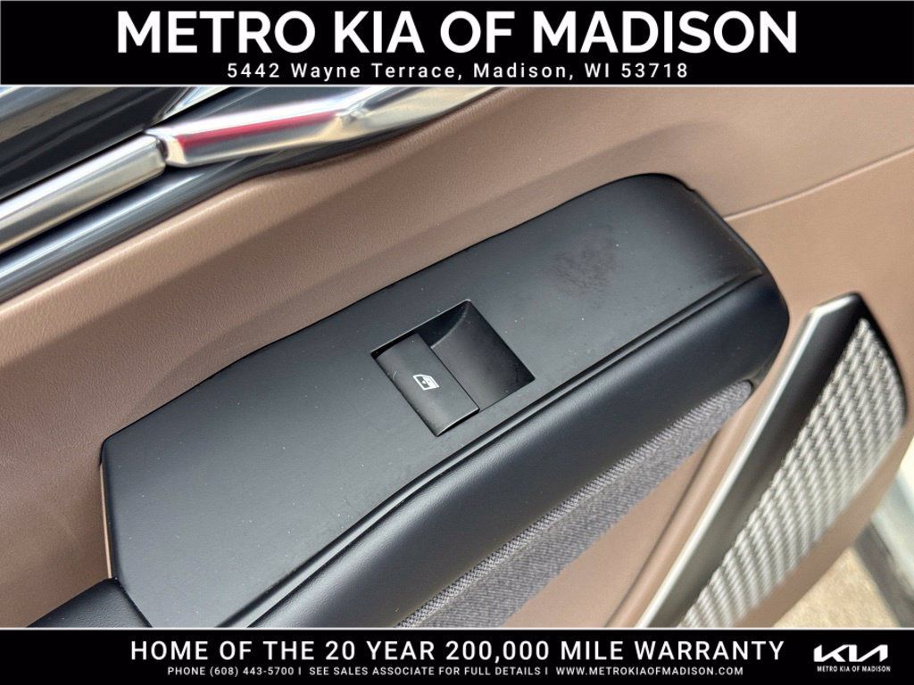 Used 2024 Kia EV9 Land AWD/4WD image 37