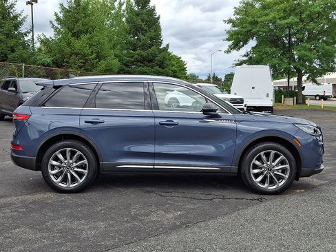 Used 2022 Lincoln Corsair AWD w/ Premium Package image 7
