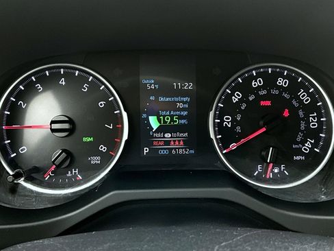 Used 2019 Toyota RAV4 LE w/ Carpet Mat Package AWD/4WD image 15