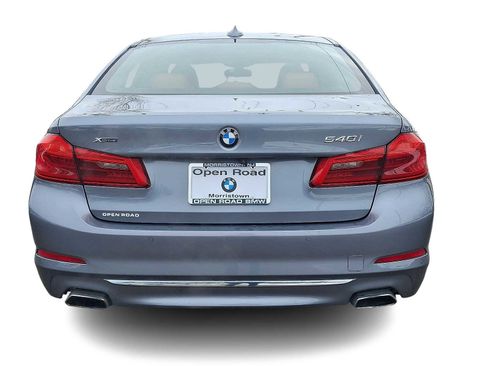 Used 2017 BMW 540i xDrive image 5