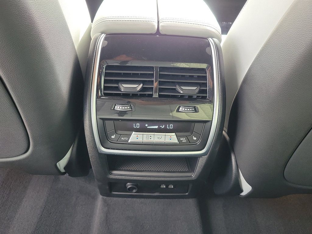 Used 2026 BMW X5 sDrive40i w/ Climate Comfort Package RWD image 13