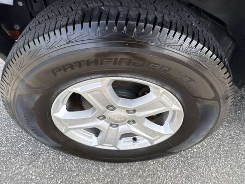 Used 2017 Jeep Wrangler Unlimited Sport AWD/4WD image 13