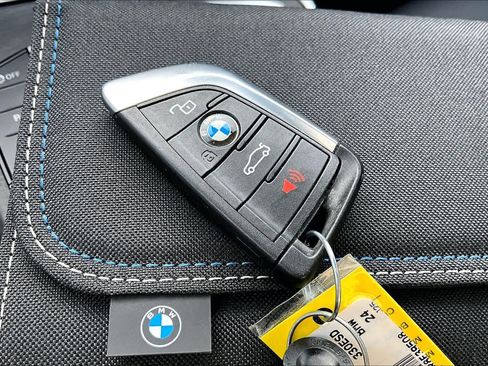 Used 2024 BMW 330e w/ Convenience Package image 15