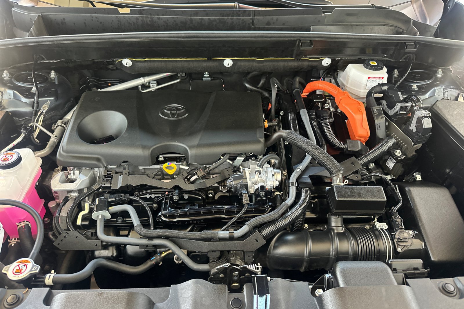 Certified 2024 Toyota Venza XLE AWD/4WD image 35