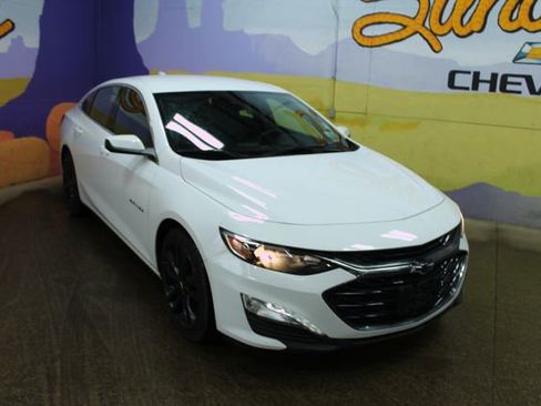 Used 2024 Chevrolet Malibu LT w/ Sport Edition FWD image 2