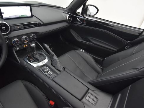Certified 2025 MAZDA MX-5 Miata RF Grand Touring RWD image 30