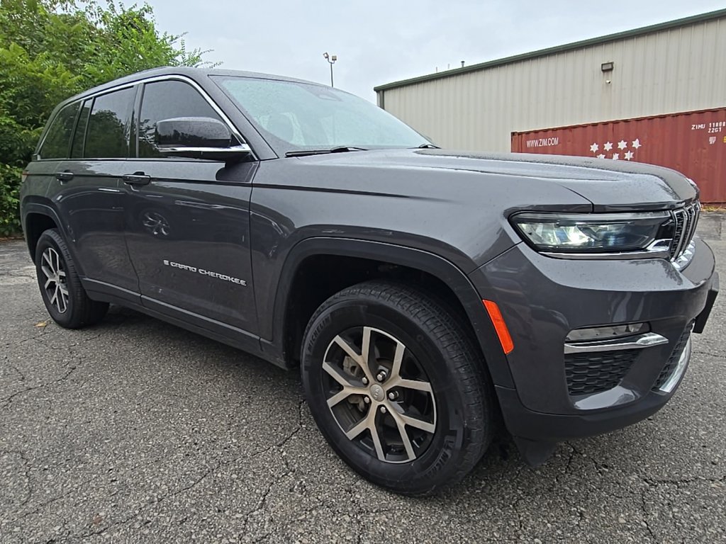 Used 2024 Jeep Grand Cherokee Limited AWD/4WD image 10