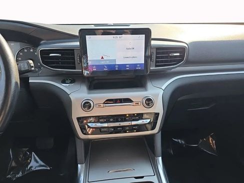 Used 2021 Ford Explorer XLT w/ Equipment Group 202A image 27