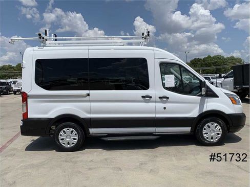 Used 2019 Ford Transit 150 XLT image 5