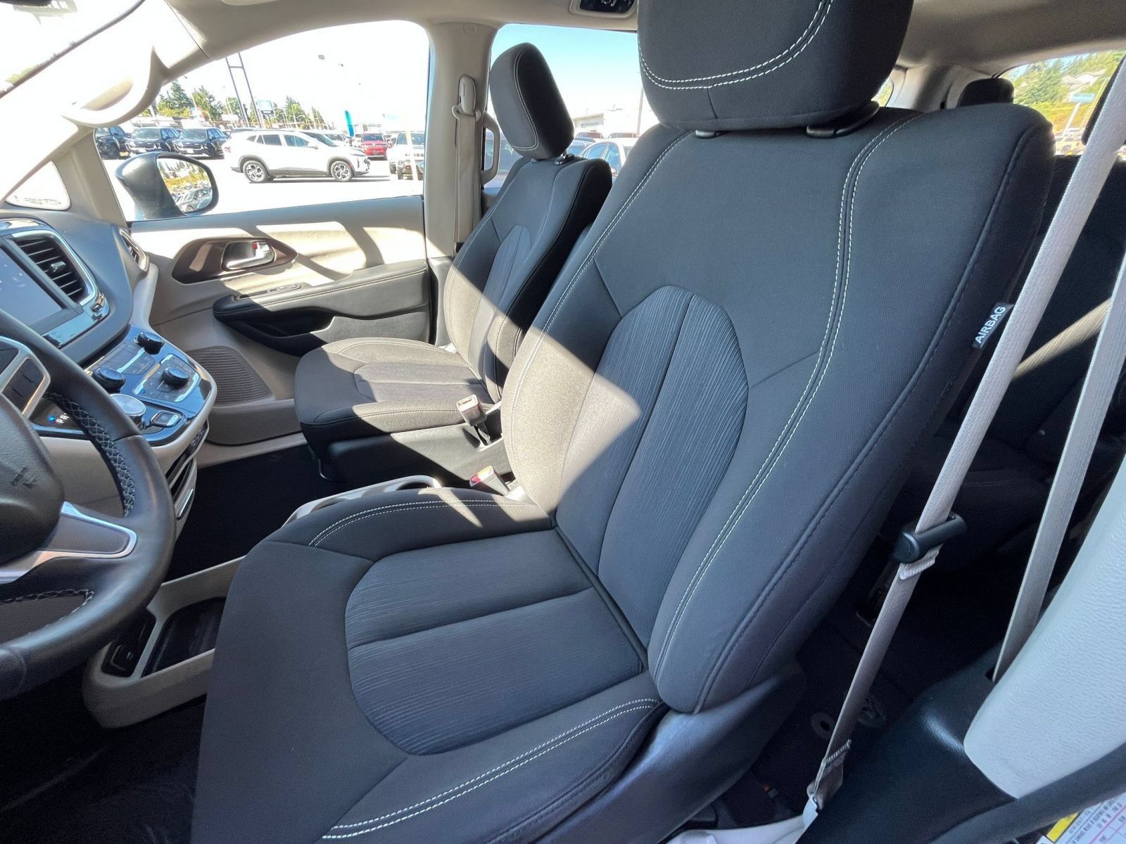 Used 2024 Chrysler Voyager LX FWD image 38