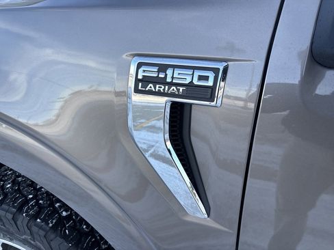 Used 2023 Ford F150 Lariat w/ Max Trailer Tow Package image 13