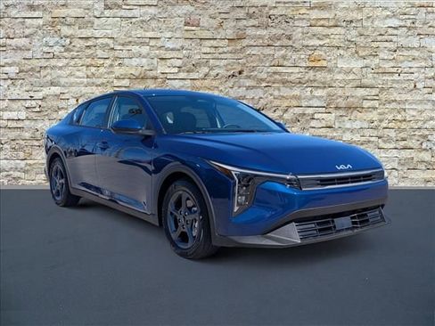 New 2026 Kia K4 LXS image 1
