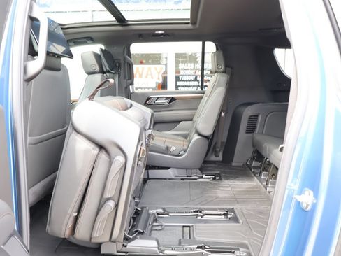 New 2026 Chevrolet Suburban High Country AWD/4WD image 30