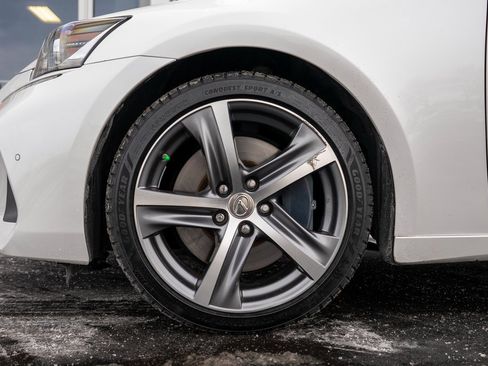 Used 2017 Lexus IS 200t image 10