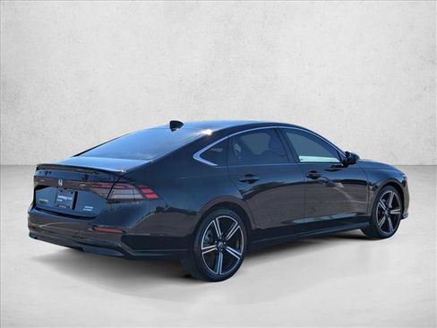 Used 2023 Honda Accord Sport image 5