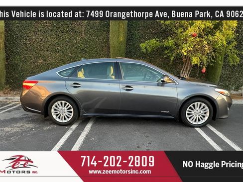 Used 2013 Toyota Avalon Limited w/ Technology Pkg FWD image 5