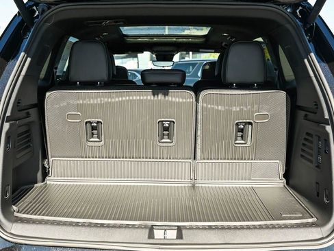 New 2026 Buick Enclave Avenir w/ Super Cruise Package AWD/4WD image 8