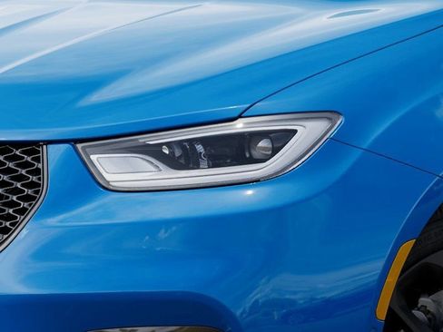 New 2026 Chrysler Pacifica Select w/ S Appearance Package AWD/4WD image 11