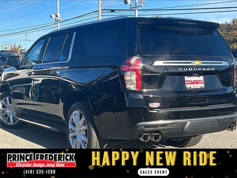 Used 2024 Chevrolet Suburban High Country w/ Advanced Technology Package image 10