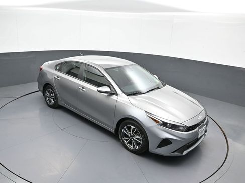 Certified 2023 Kia Forte LXS w/ LXS Technology Package FWD image 34
