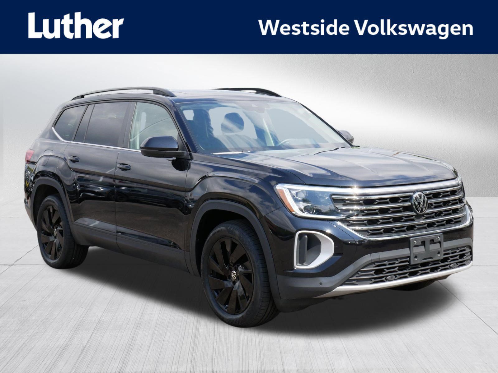 Certified 2024 Volkswagen Atlas SE w/ Panoramic Sunroof Package AWD/4WD image 1