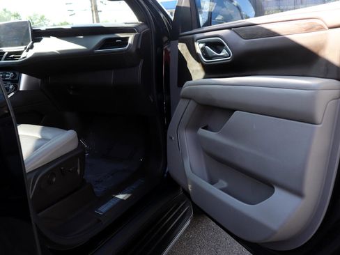 Used 2021 Chevrolet Tahoe LT image 17