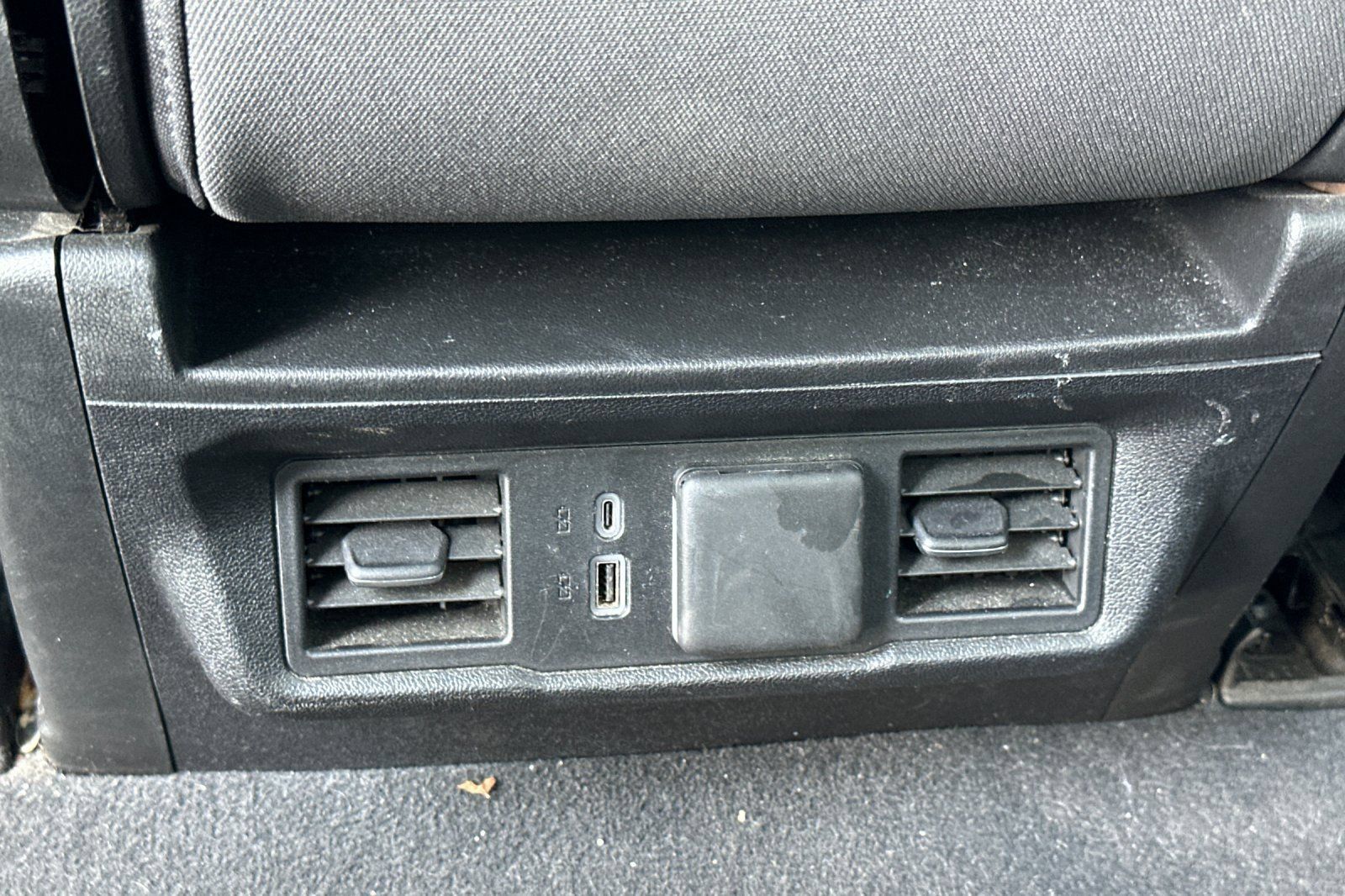 Used 2025 Chevrolet Silverado 1500 LT RWD image 40