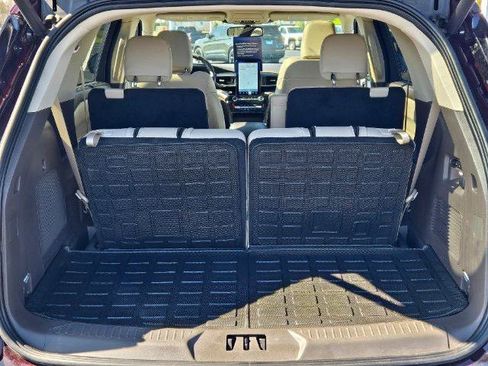 Certified 2023 Ford Explorer Platinum w/ Technology Package AWD/4WD image 19