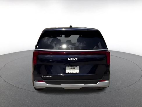 Used 2026 Kia Carnival FWD image 11
