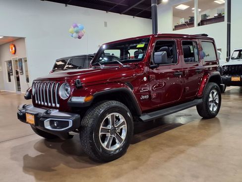 Used 2021 Jeep Wrangler Unlimited Sahara image 3