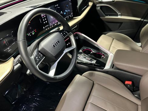 Used 2025 Audi Q5 Premium Plus w/ Premium Plus AWD/4WD image 9