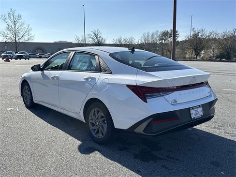 New 2026 Hyundai Elantra Blue image 5
