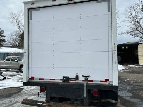 Used 2018 Chevrolet Express 3500 Extended w/ Power Convenience Package image 5