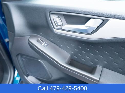 Used 2020 Ford Escape SE image 45