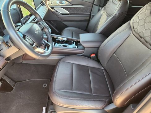 Used 2025 Ford Explorer Platinum w/ LUX Leather Package AWD/4WD image 14