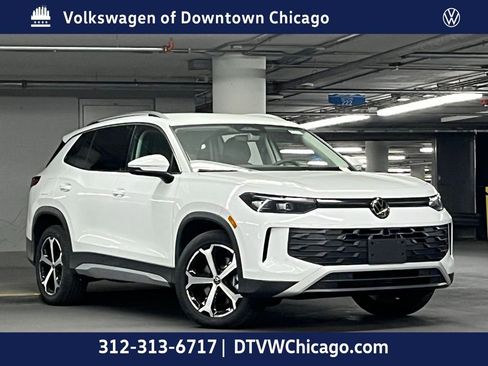 New 2026 Volkswagen Tiguan SE image 2
