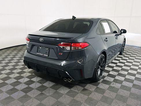 Used 2025 Toyota Corolla SE w/ Convenience Package FWD image 3