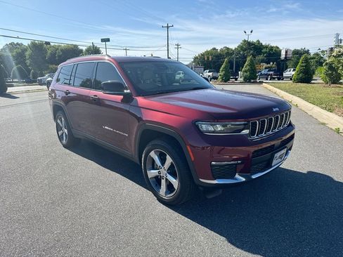 Used 2022 Jeep Grand Cherokee L Limited RWD image 2
