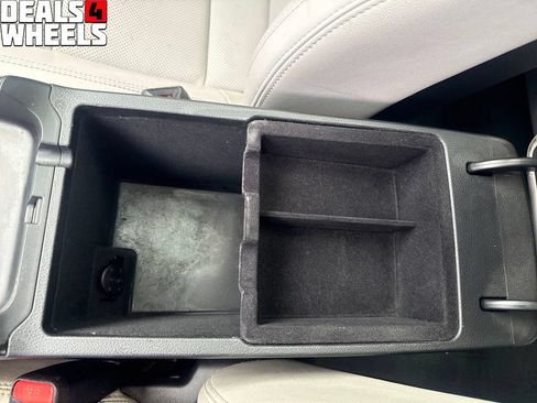 Used 2014 Kia Cadenza Limited FWD image 28