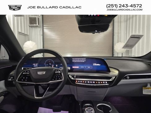 New 2026 Cadillac Lyriq Premium Luxury w/ LPO, Floor Liner Package image 38