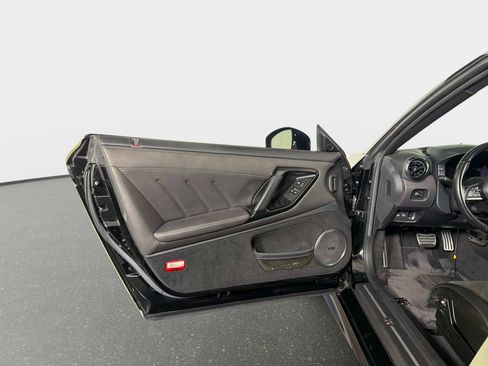 Used 2021 Nissan GT-R Premium AWD/4WD image 33