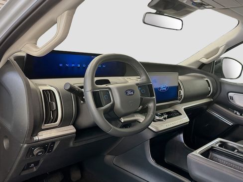 Used 2025 Ford Expedition Max Active image 18