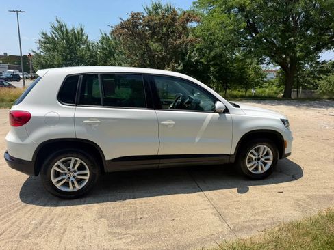 Used 2012 Volkswagen Tiguan S FWD image 2