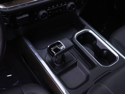 Used 2025 Chevrolet Silverado 1500 RST AWD/4WD image 19