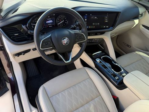 Used 2022 Buick Envision Avenir w/ Technology Package II image 3