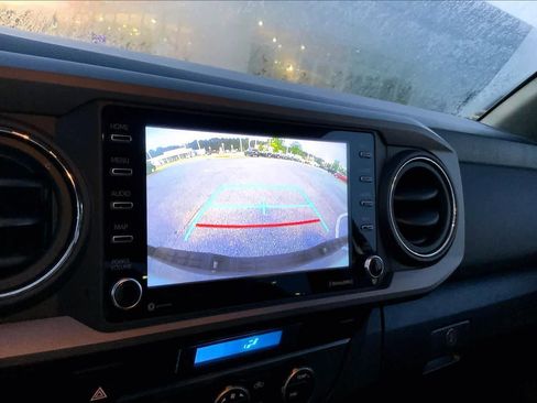 Used 2022 Toyota Tacoma TRD Sport w/ Technology Package AWD/4WD image 28