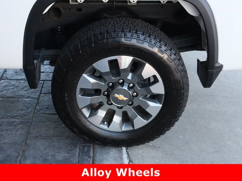 Used 2025 Chevrolet Silverado 2500 Custom w/ Custom Value Package image 10