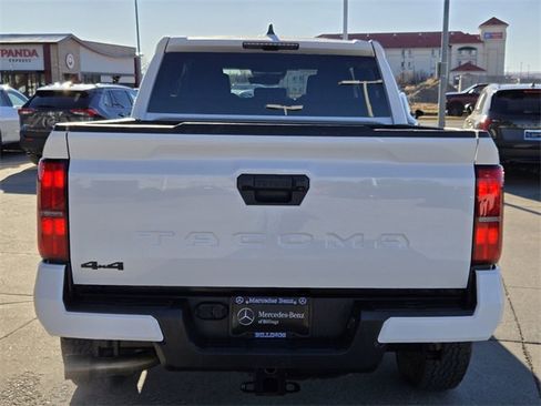 Used 2024 Toyota Tacoma TRD Off-Road image 40