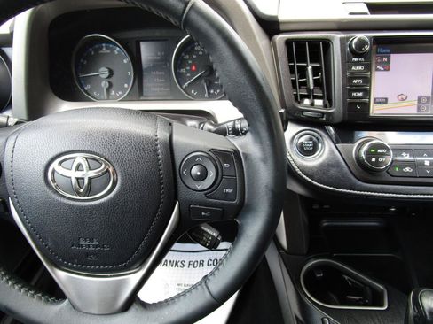 Used 2018 Toyota RAV4 Adventure AWD/4WD image 13